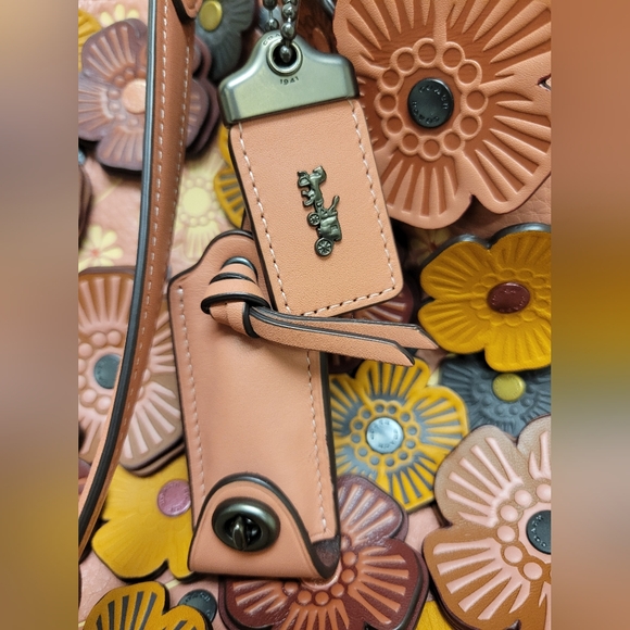 COACH ROGUE 30 TEA ROSE IN MELON - Picture 14 of 15